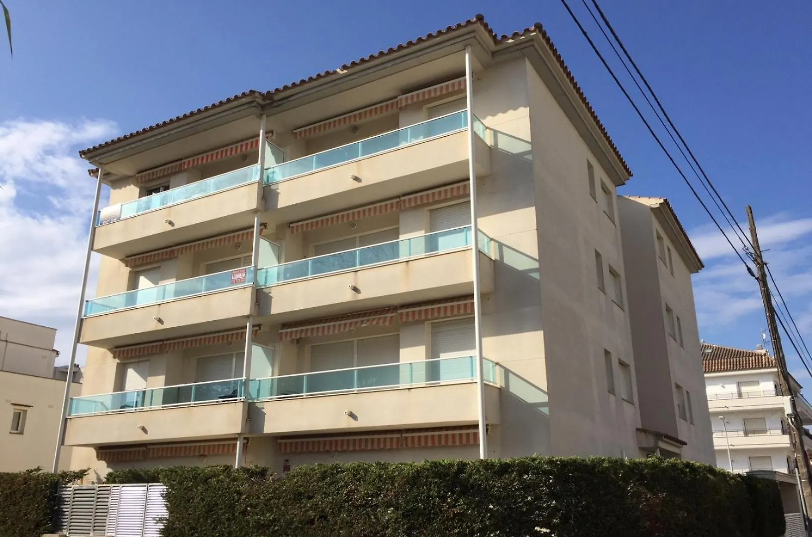 레스타르티트 Brises Del Mar 3-3 아파트 0*,